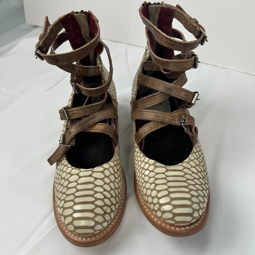 Freebird Marcel in Cream Colored Snakeskin Leather Size 6